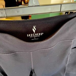 Skechers go walk pants. Back pockets Straight leg. Size Large